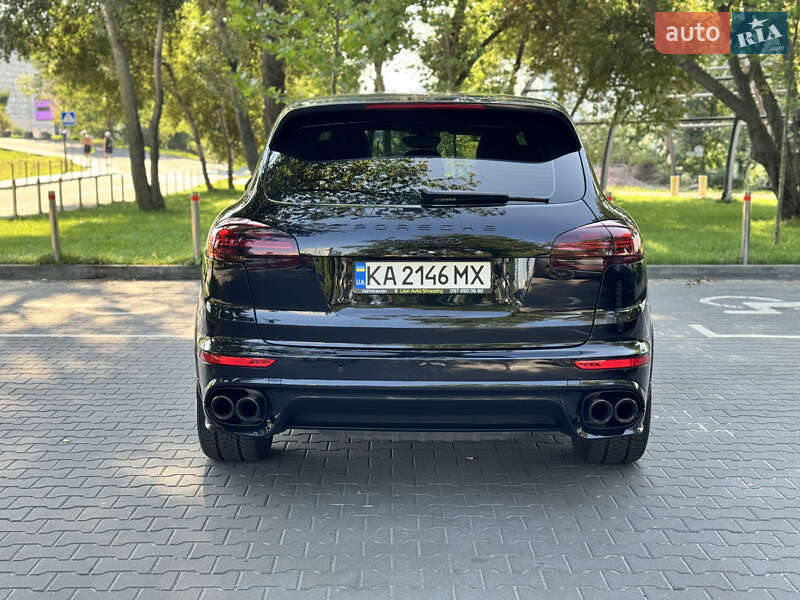 Внедорожник / Кроссовер Porsche Cayenne 2017 в Киеве