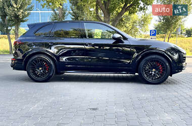 Внедорожник / Кроссовер Porsche Cayenne 2017 в 