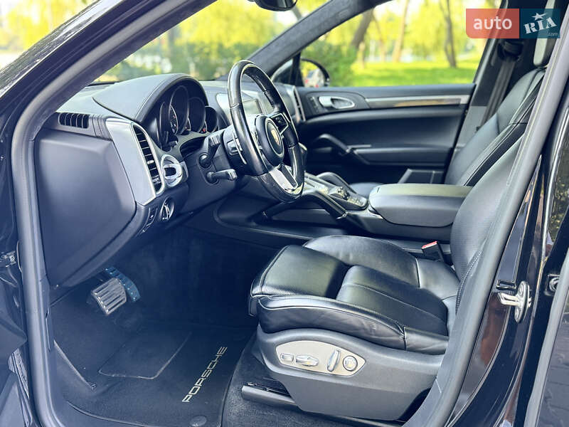 Внедорожник / Кроссовер Porsche Cayenne 2017 в Киеве