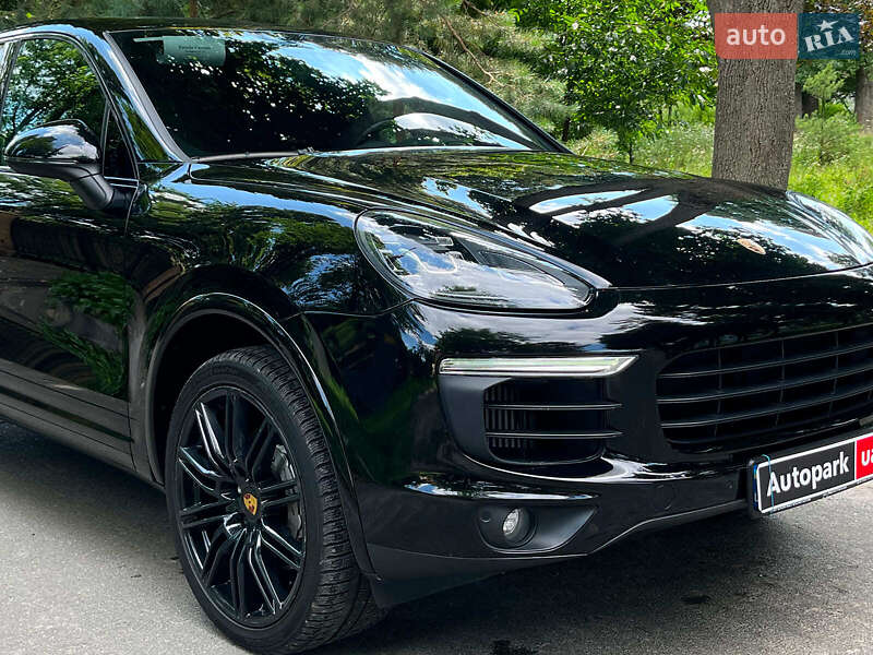 Внедорожник / Кроссовер Porsche Cayenne 2017 в Киеве