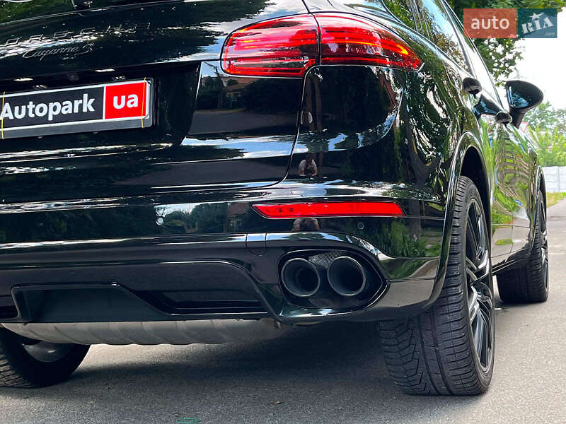 Внедорожник / Кроссовер Porsche Cayenne 2017 в Киеве