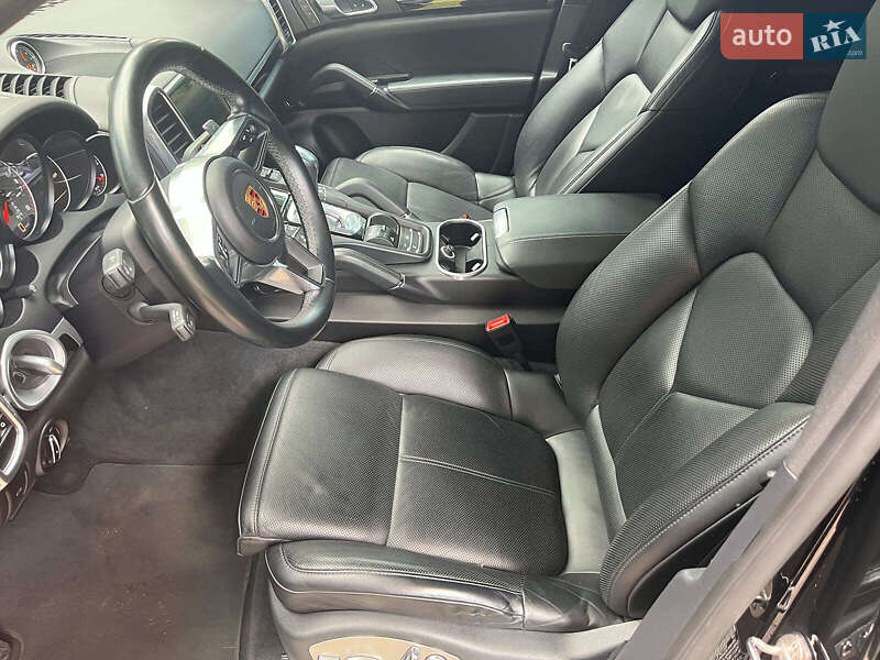 Внедорожник / Кроссовер Porsche Cayenne 2017 в Киеве