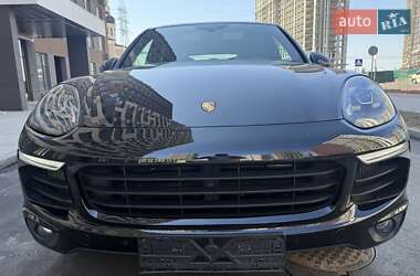 Внедорожник / Кроссовер Porsche Cayenne 2017 в Киеве