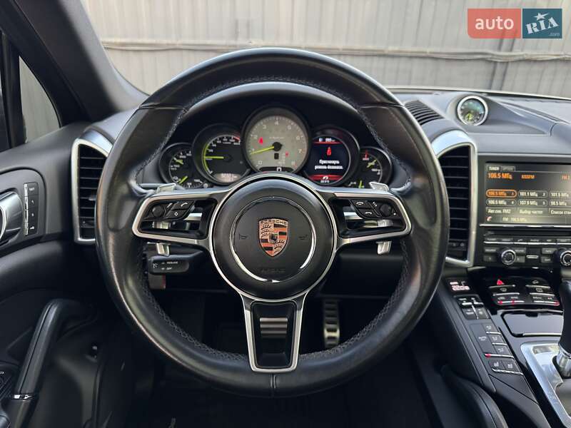Позашляховик / Кросовер Porsche Cayenne 2015 в Києві
