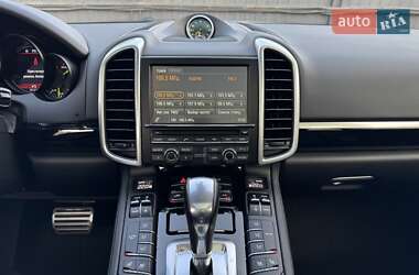 Внедорожник / Кроссовер Porsche Cayenne 2015 в 