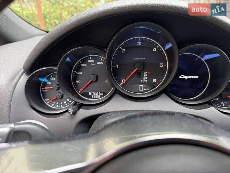 Внедорожник / Кроссовер Porsche Cayenne 2015 в Львове