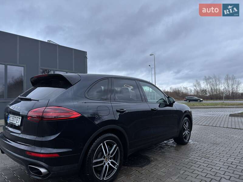 Внедорожник / Кроссовер Porsche Cayenne 2015 в Львове