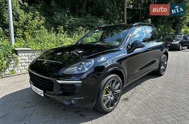 Внедорожник / Кроссовер Porsche Cayenne 2017 в Киеве