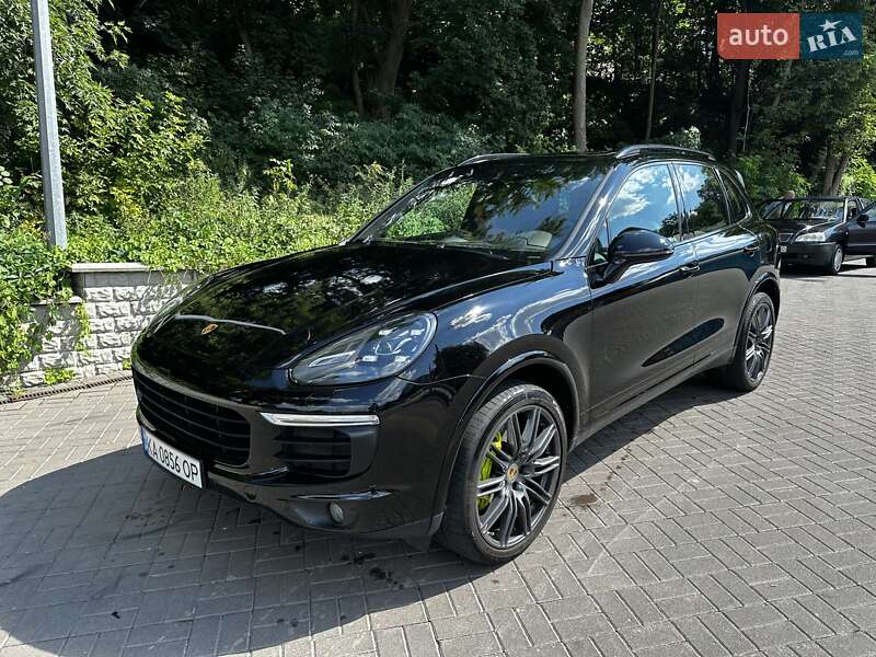 Внедорожник / Кроссовер Porsche Cayenne 2017 в 