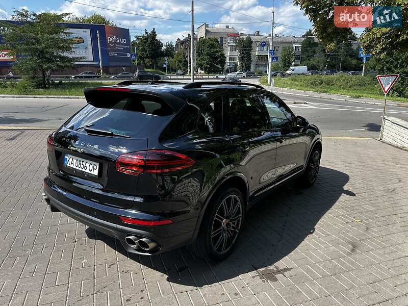 Внедорожник / Кроссовер Porsche Cayenne 2017 в Киеве