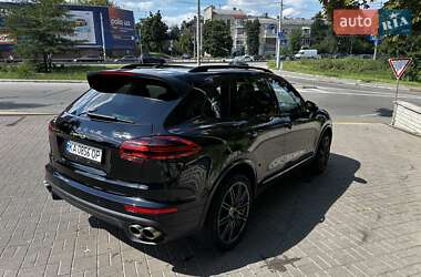Внедорожник / Кроссовер Porsche Cayenne 2017 в 
