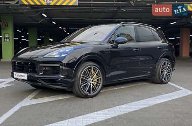 Внедорожник / Кроссовер Porsche Cayenne 2020 в 