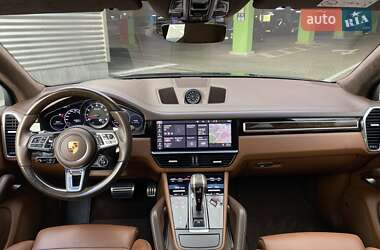 Внедорожник / Кроссовер Porsche Cayenne 2020 в 