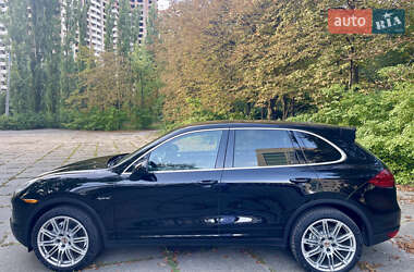 Внедорожник / Кроссовер Porsche Cayenne 2014 в 