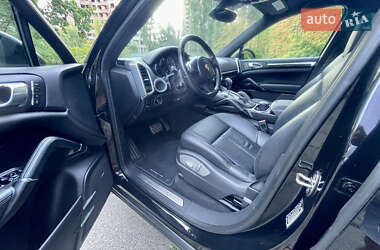 Внедорожник / Кроссовер Porsche Cayenne 2014 в 