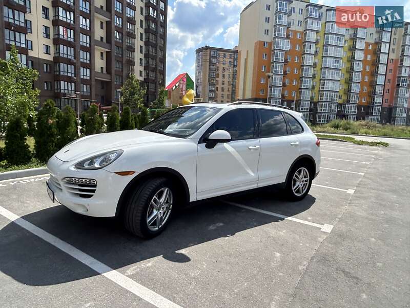 Внедорожник / Кроссовер Porsche Cayenne 2013 в 