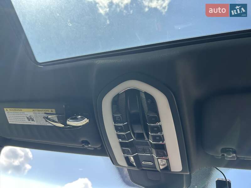 Позашляховик / Кросовер Porsche Cayenne 2013 в Києві