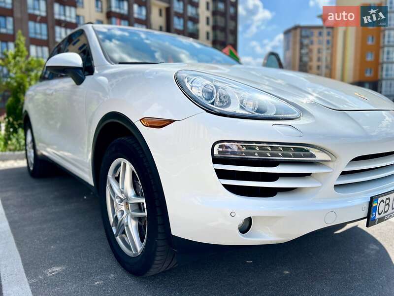 Позашляховик / Кросовер Porsche Cayenne 2013 в Києві