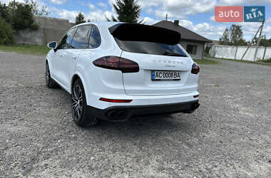 Внедорожник / Кроссовер Porsche Cayenne 2016 в 