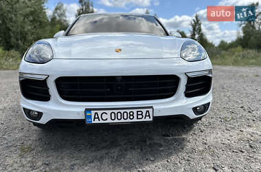 Внедорожник / Кроссовер Porsche Cayenne 2016 в 