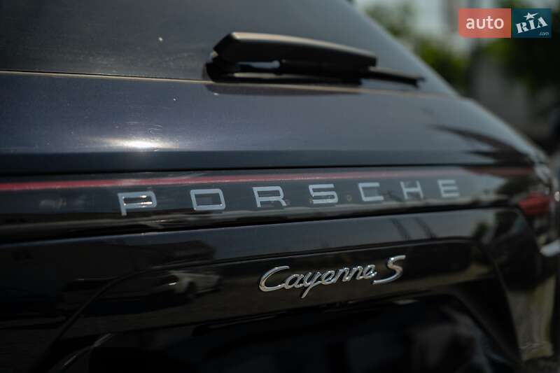 Внедорожник / Кроссовер Porsche Cayenne 2019 в Черновцах