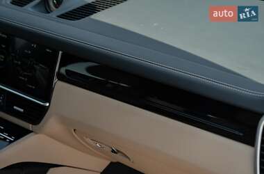Внедорожник / Кроссовер Porsche Cayenne 2019 в 