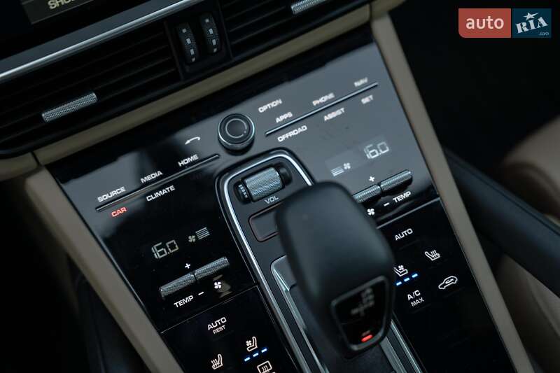 Внедорожник / Кроссовер Porsche Cayenne 2019 в Черновцах