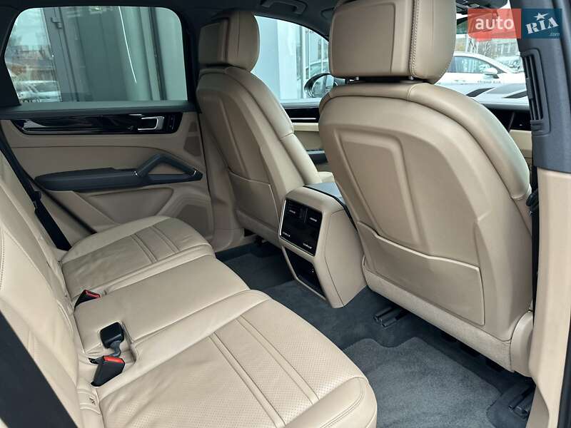 Внедорожник / Кроссовер Porsche Cayenne 2020 в Днепре