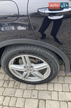 Внедорожник / Кроссовер Porsche Cayenne 2010 в 