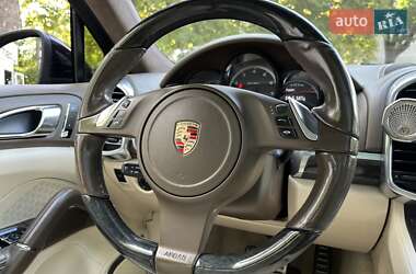 Внедорожник / Кроссовер Porsche Cayenne 2011 в 
