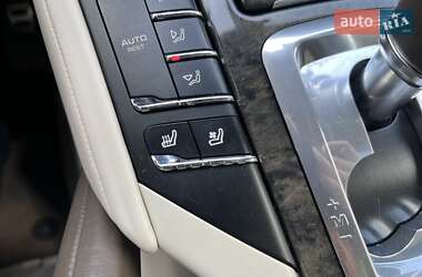 Внедорожник / Кроссовер Porsche Cayenne 2011 в 