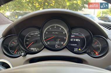 Внедорожник / Кроссовер Porsche Cayenne 2011 в 