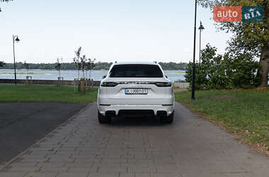 Внедорожник / Кроссовер Porsche Cayenne 2018 в 