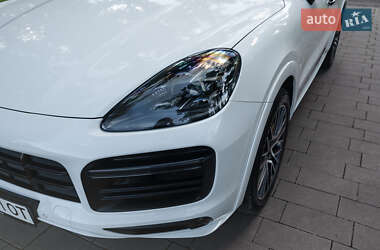 Внедорожник / Кроссовер Porsche Cayenne 2018 в 