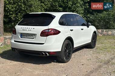 Позашляховик / Кросовер Porsche Cayenne 2012 в 