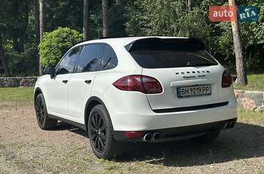 Позашляховик / Кросовер Porsche Cayenne 2012 в 