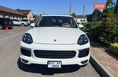 Внедорожник / Кроссовер Porsche Cayenne 2016 в 