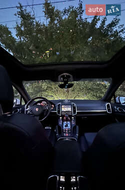 Позашляховик / Кросовер Porsche Cayenne 2012 в 