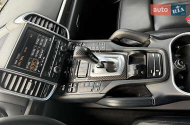 Внедорожник / Кроссовер Porsche Cayenne 2014 в 