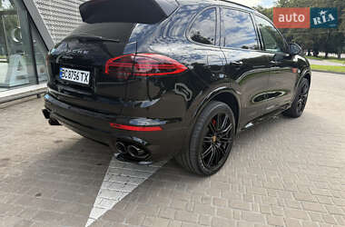 Внедорожник / Кроссовер Porsche Cayenne 2014 в 