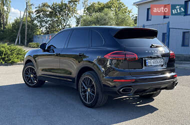 Внедорожник / Кроссовер Porsche Cayenne 2014 в 