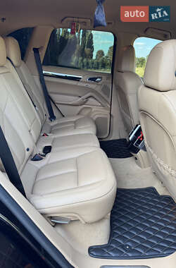 Внедорожник / Кроссовер Porsche Cayenne 2014 в 