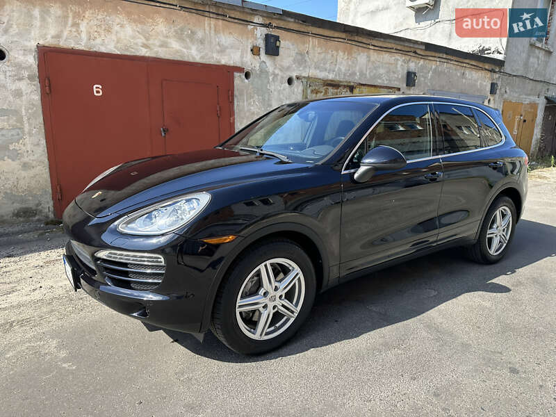 Внедорожник / Кроссовер Porsche Cayenne 2014 в 