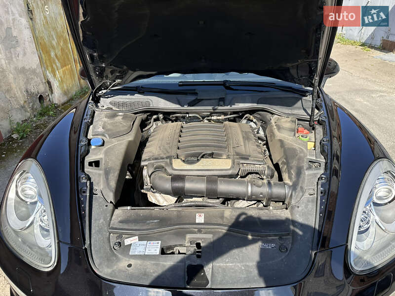 Внедорожник / Кроссовер Porsche Cayenne 2014 в Львове