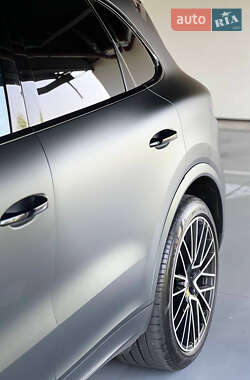 Внедорожник / Кроссовер Porsche Cayenne 2019 в 