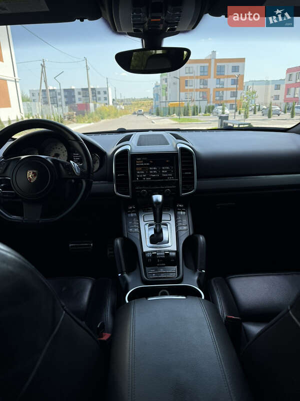 Позашляховик / Кросовер Porsche Cayenne 2011 в Рівному