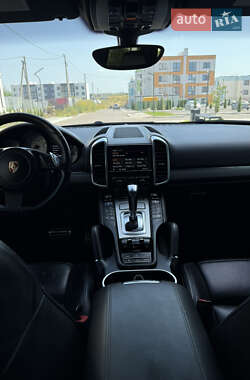 Позашляховик / Кросовер Porsche Cayenne 2011 в 