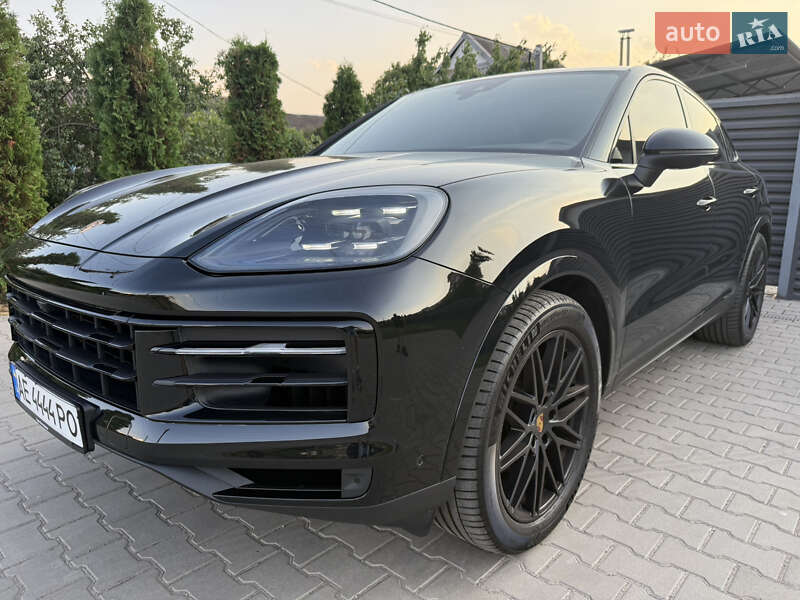 Внедорожник / Кроссовер Porsche Cayenne 2024 в 