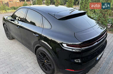 Внедорожник / Кроссовер Porsche Cayenne 2024 в 
