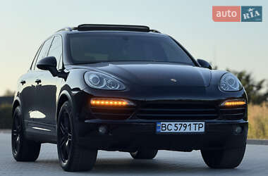 Внедорожник / Кроссовер Porsche Cayenne 2012 в 
